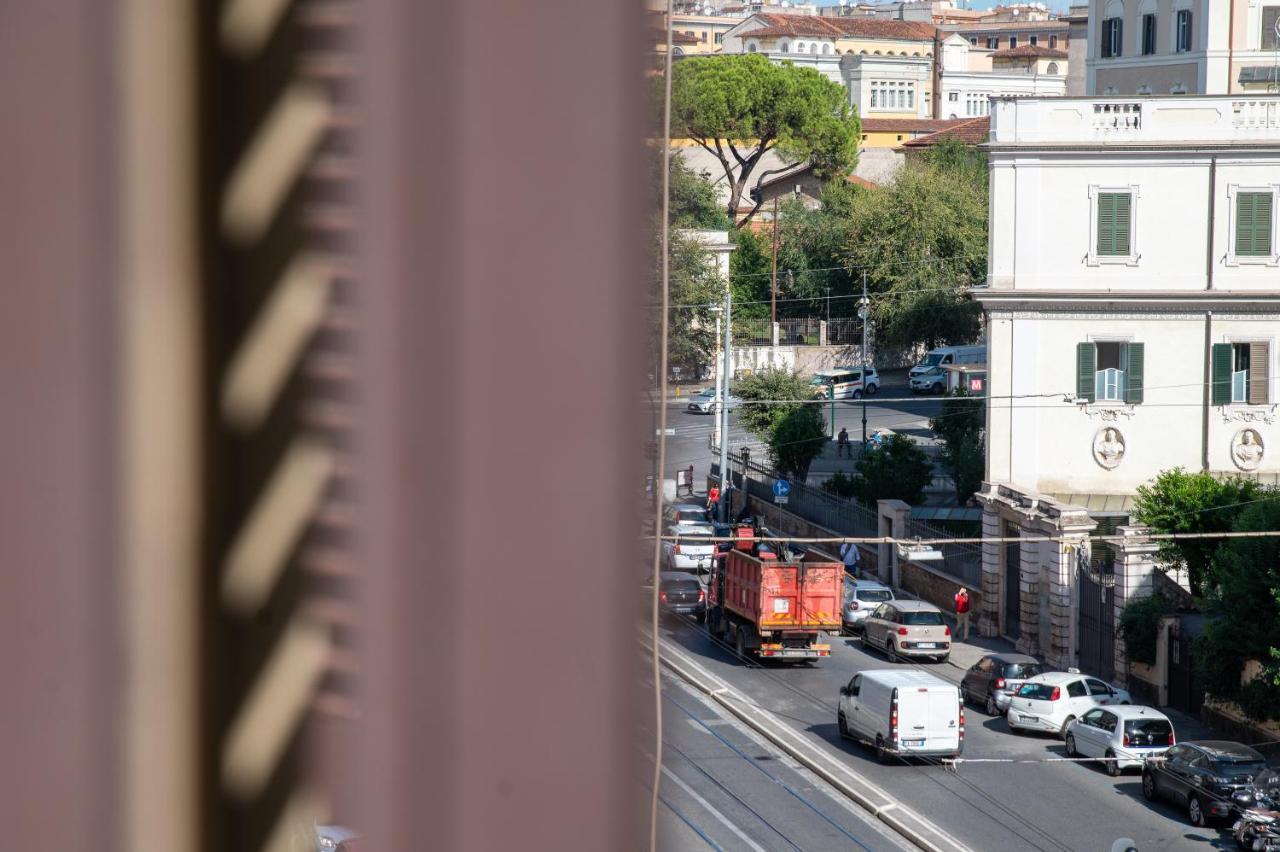 Dreams In Rome - Colosseum Apartment ภายนอก รูปภาพ